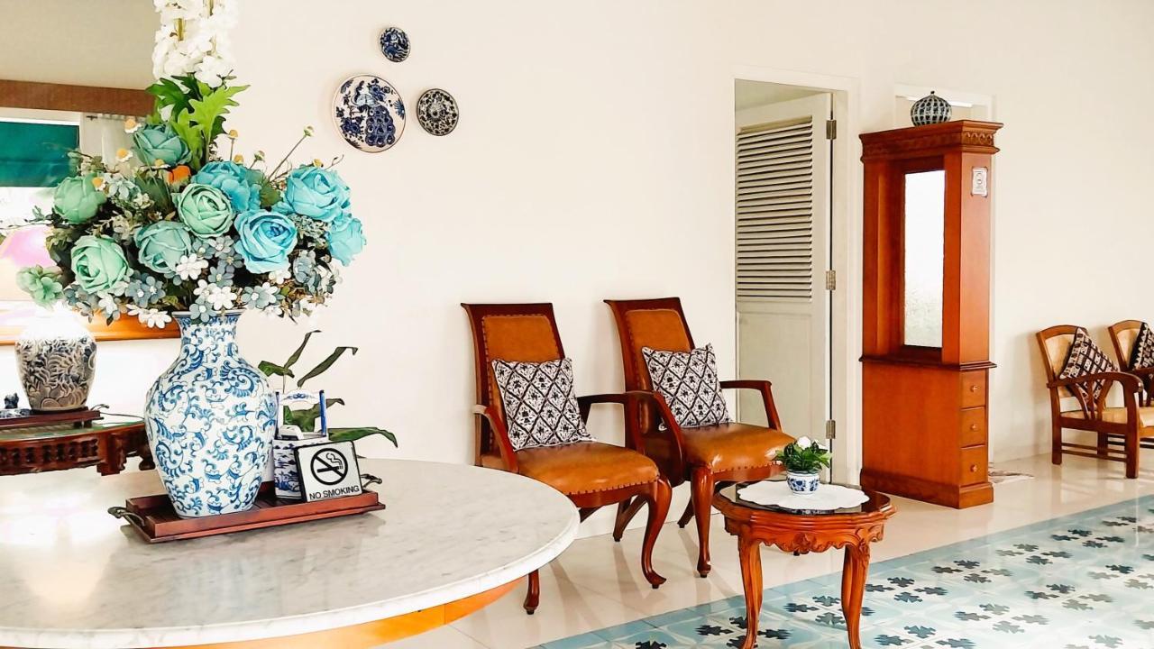Surokarsan 9 House Yogyakarta Hotel ภายนอก รูปภาพ