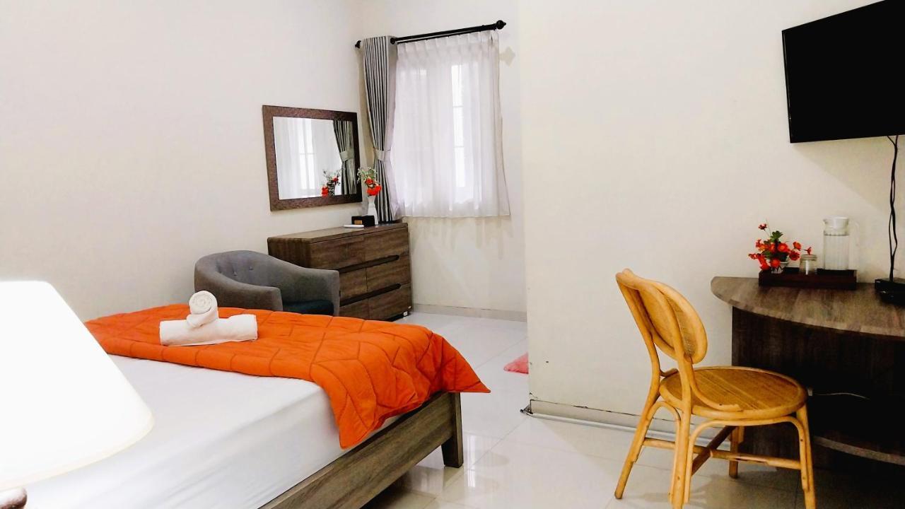 Surokarsan 9 House Yogyakarta Hotel ภายนอก รูปภาพ