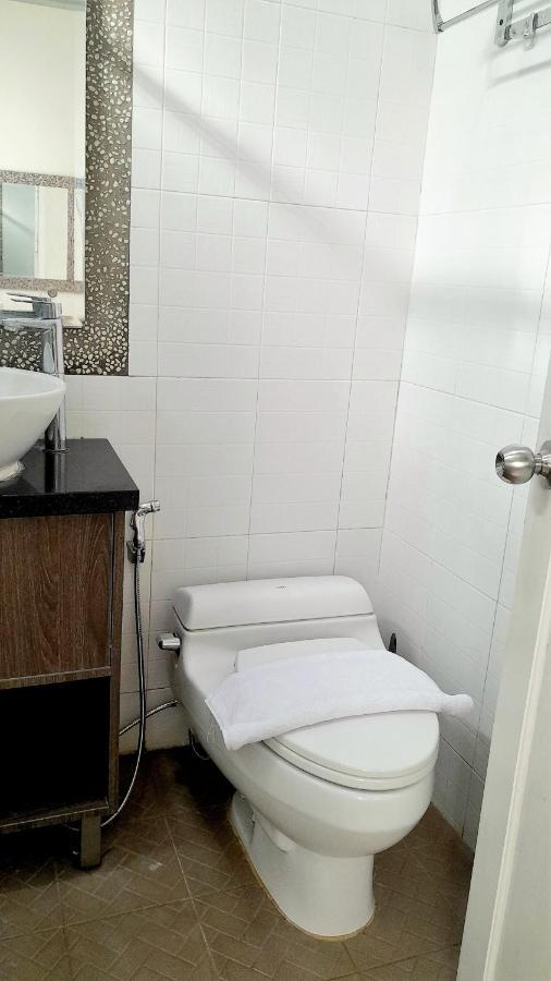 Surokarsan 9 House Yogyakarta Hotel ภายนอก รูปภาพ