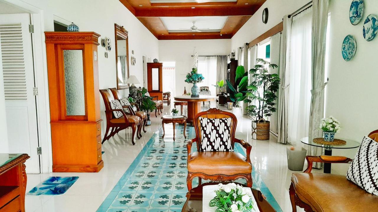Surokarsan 9 House Yogyakarta Hotel ภายนอก รูปภาพ