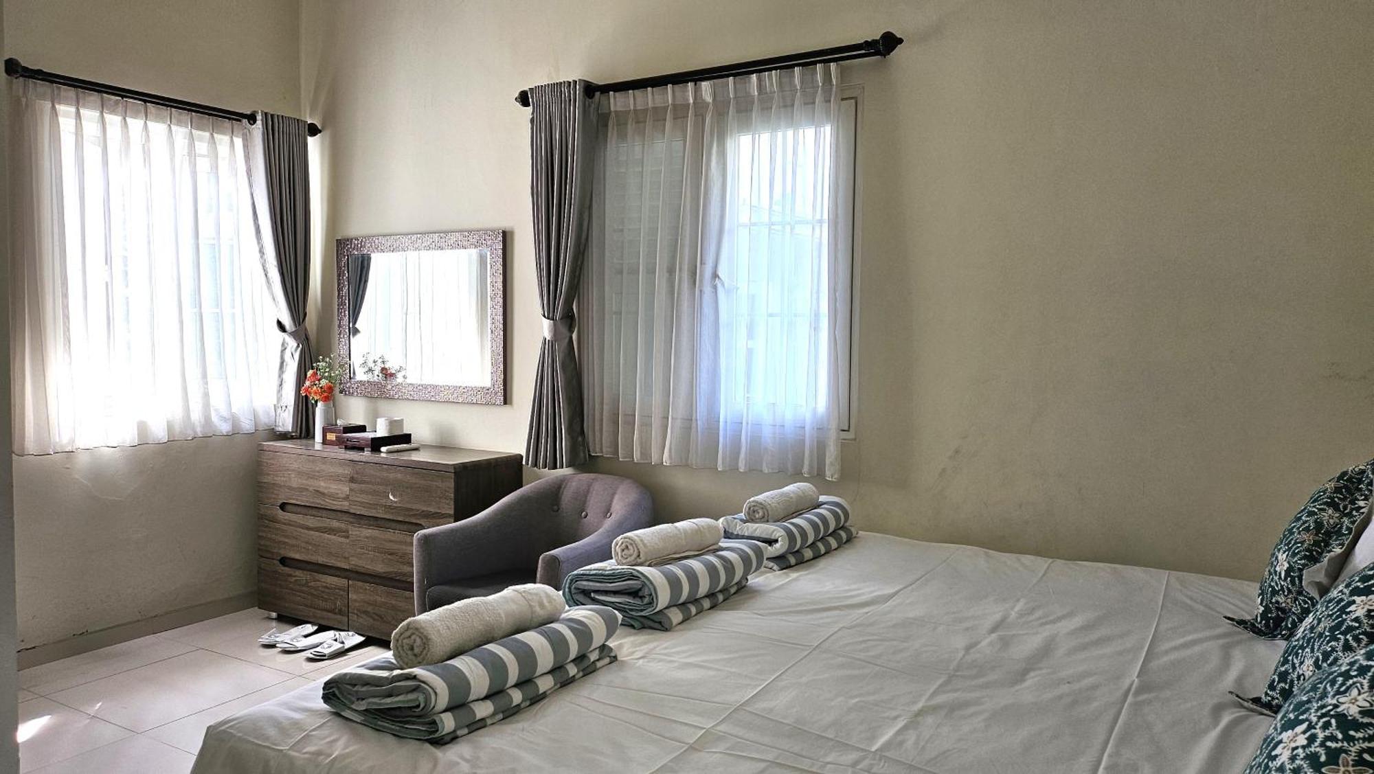 Surokarsan 9 House Yogyakarta Hotel ภายนอก รูปภาพ