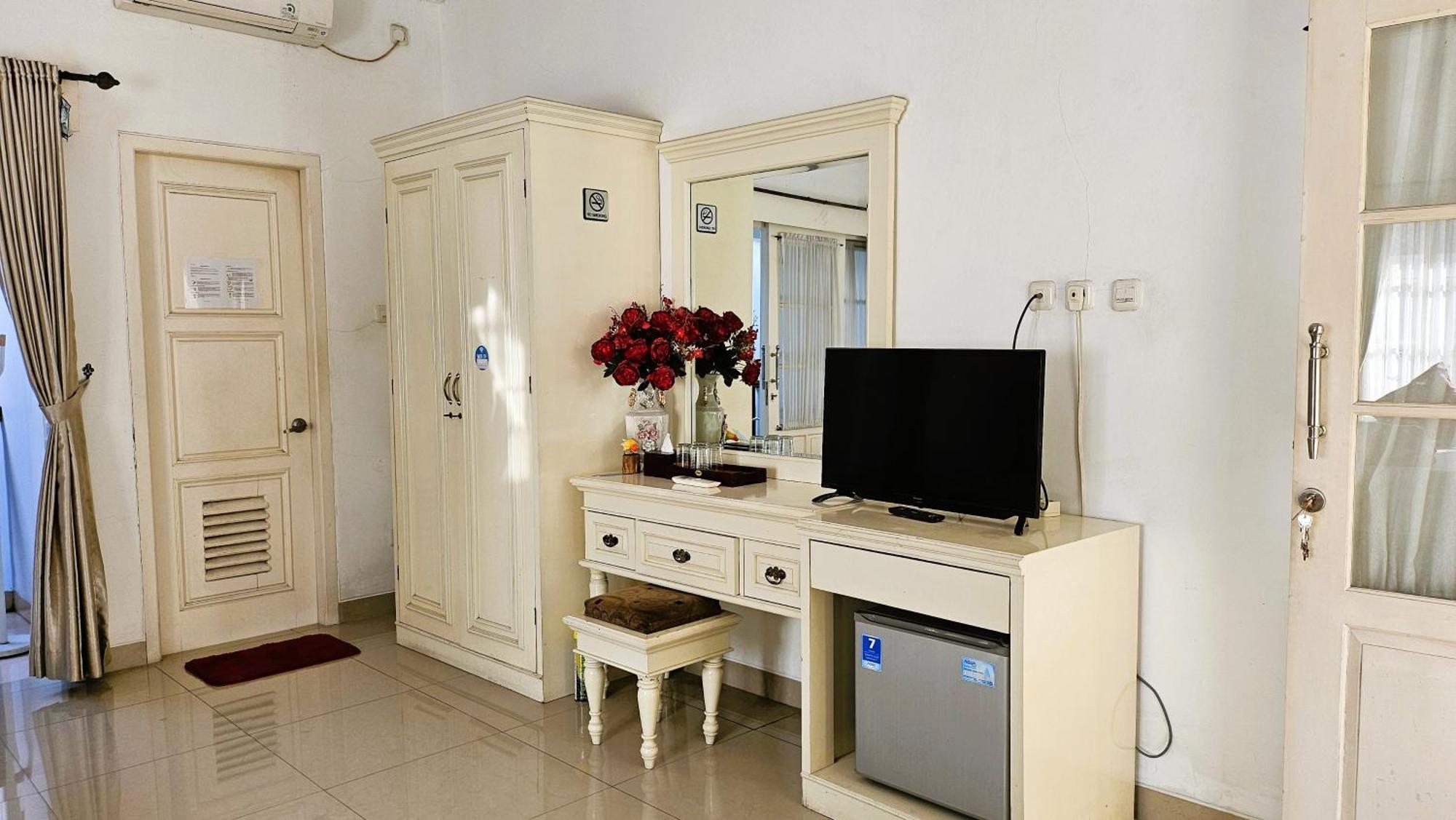 Surokarsan 9 House Yogyakarta Hotel ภายนอก รูปภาพ