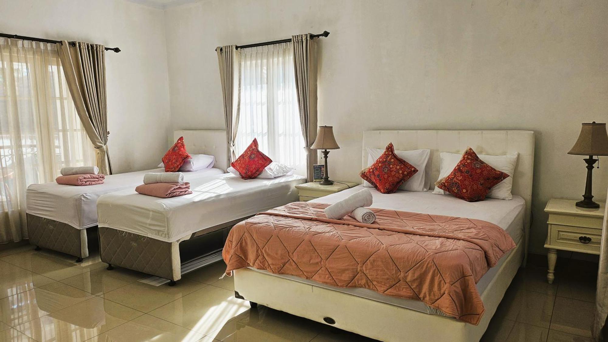 Surokarsan 9 House Yogyakarta Hotel ภายนอก รูปภาพ