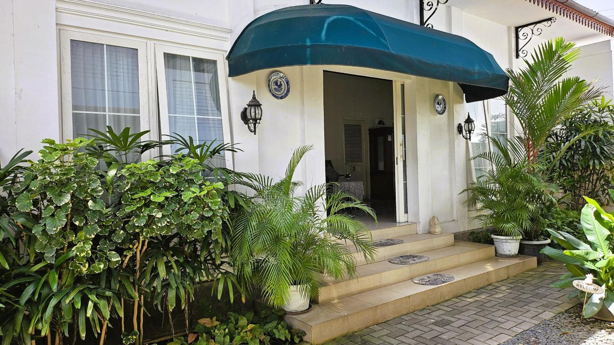 Surokarsan 9 House Yogyakarta Hotel ภายนอก รูปภาพ