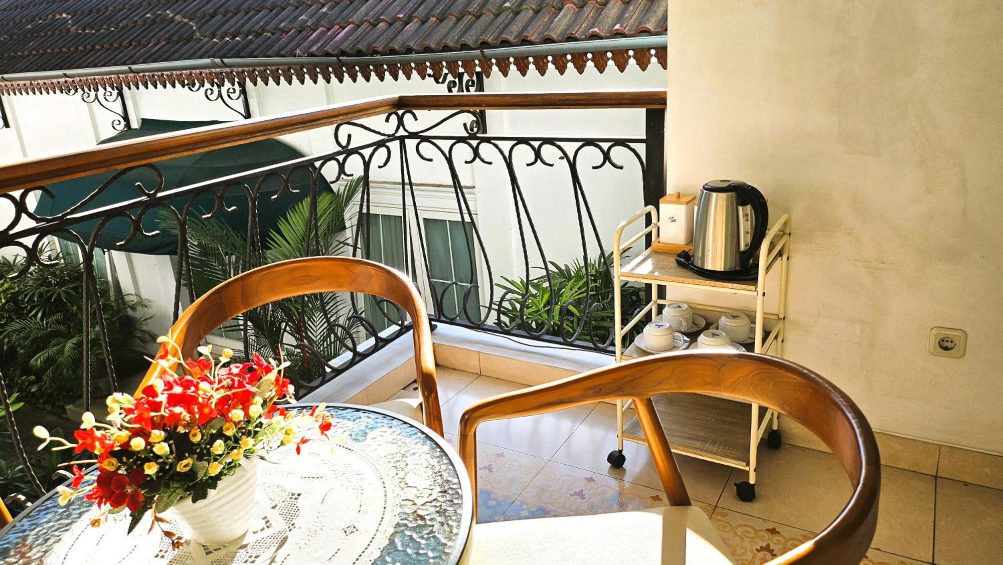 Surokarsan 9 House Yogyakarta Hotel ภายนอก รูปภาพ