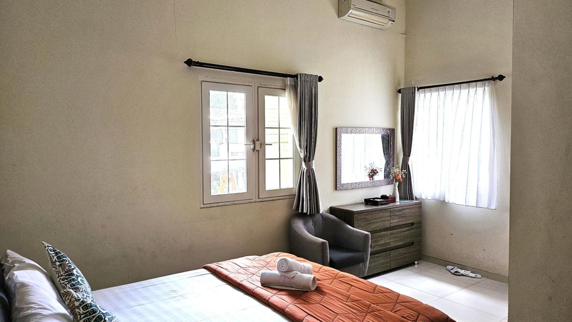 Surokarsan 9 House Yogyakarta Hotel ภายนอก รูปภาพ