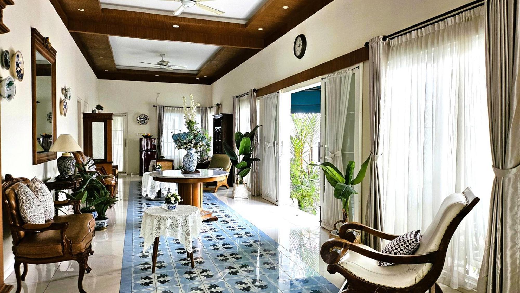 Surokarsan 9 House Yogyakarta Hotel ภายนอก รูปภาพ