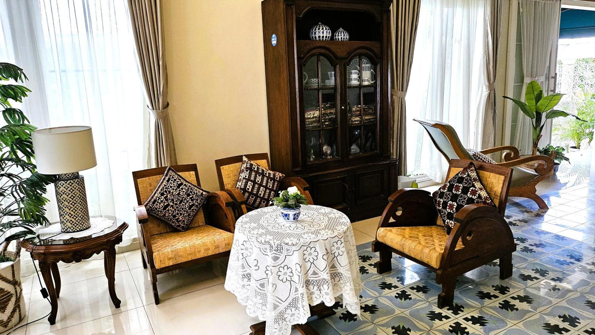 Surokarsan 9 House Yogyakarta Hotel ภายนอก รูปภาพ