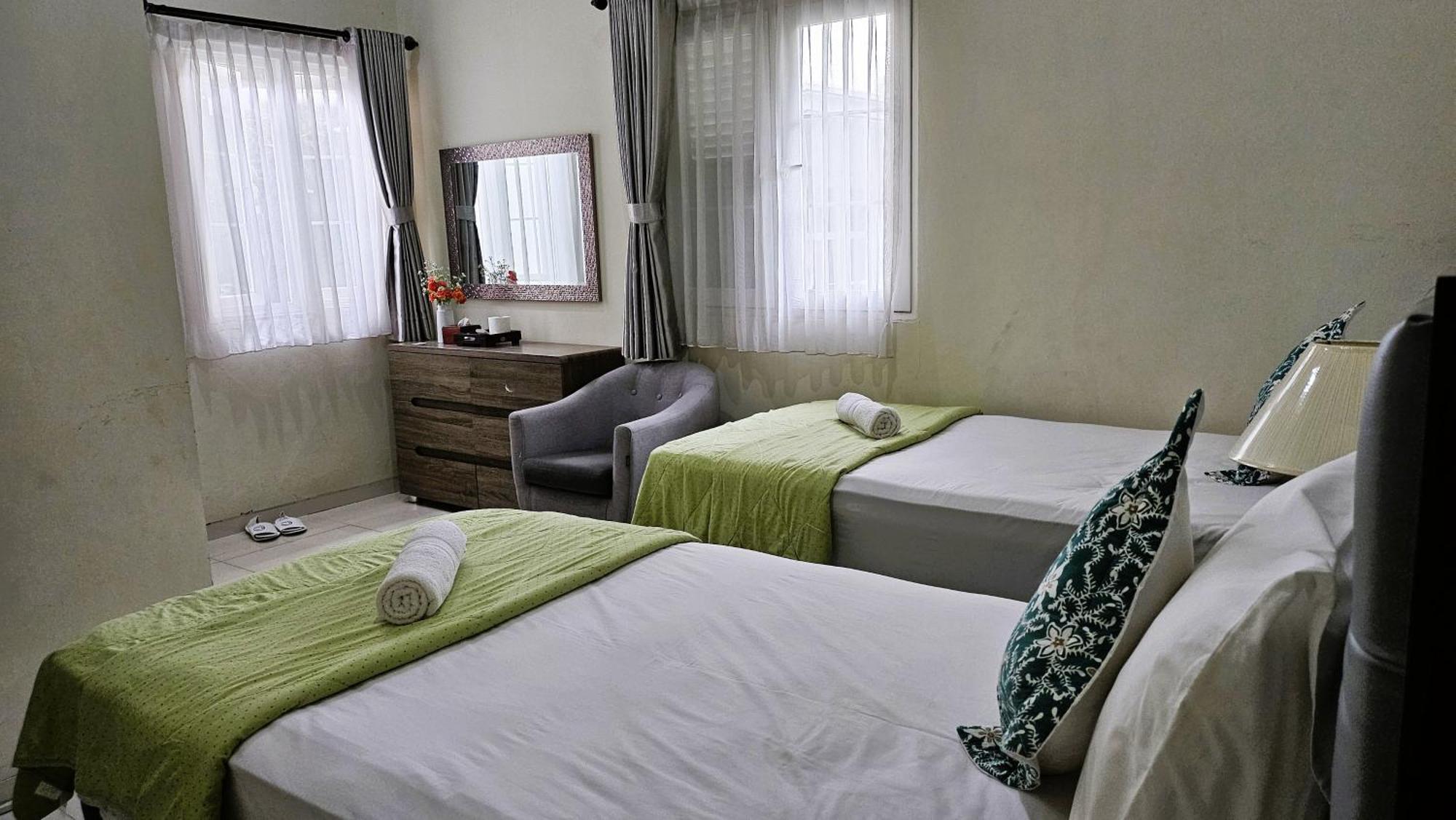 Surokarsan 9 House Yogyakarta Hotel ภายนอก รูปภาพ