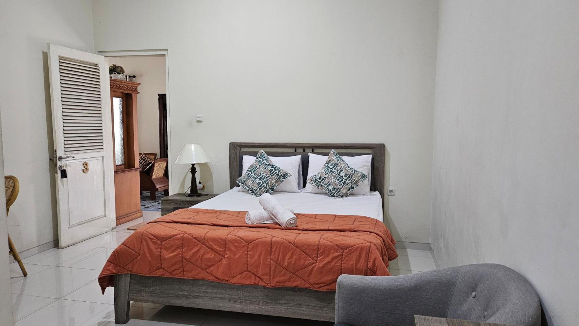 Surokarsan 9 House Yogyakarta Hotel ภายนอก รูปภาพ