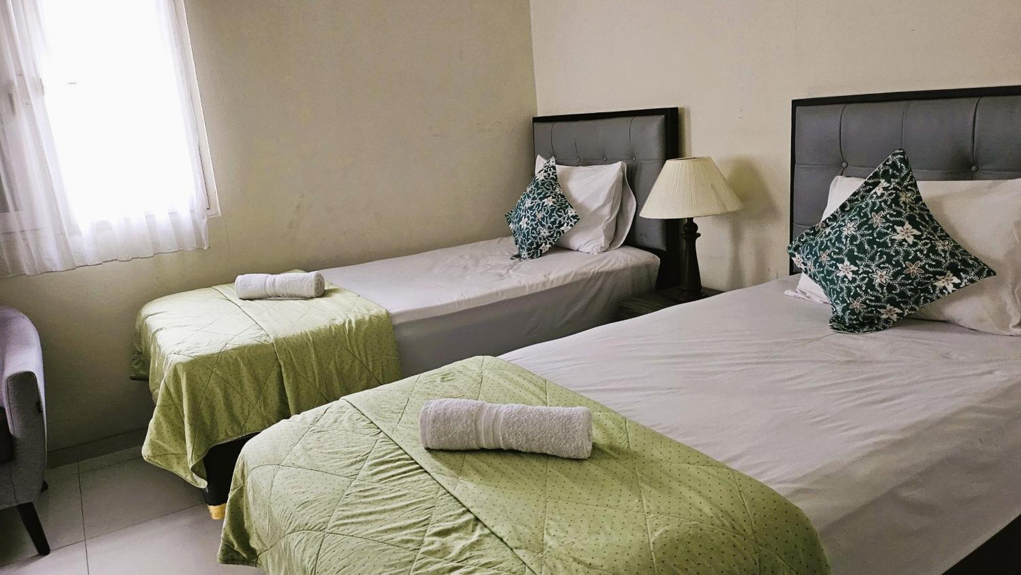 Surokarsan 9 House Yogyakarta Hotel ภายนอก รูปภาพ