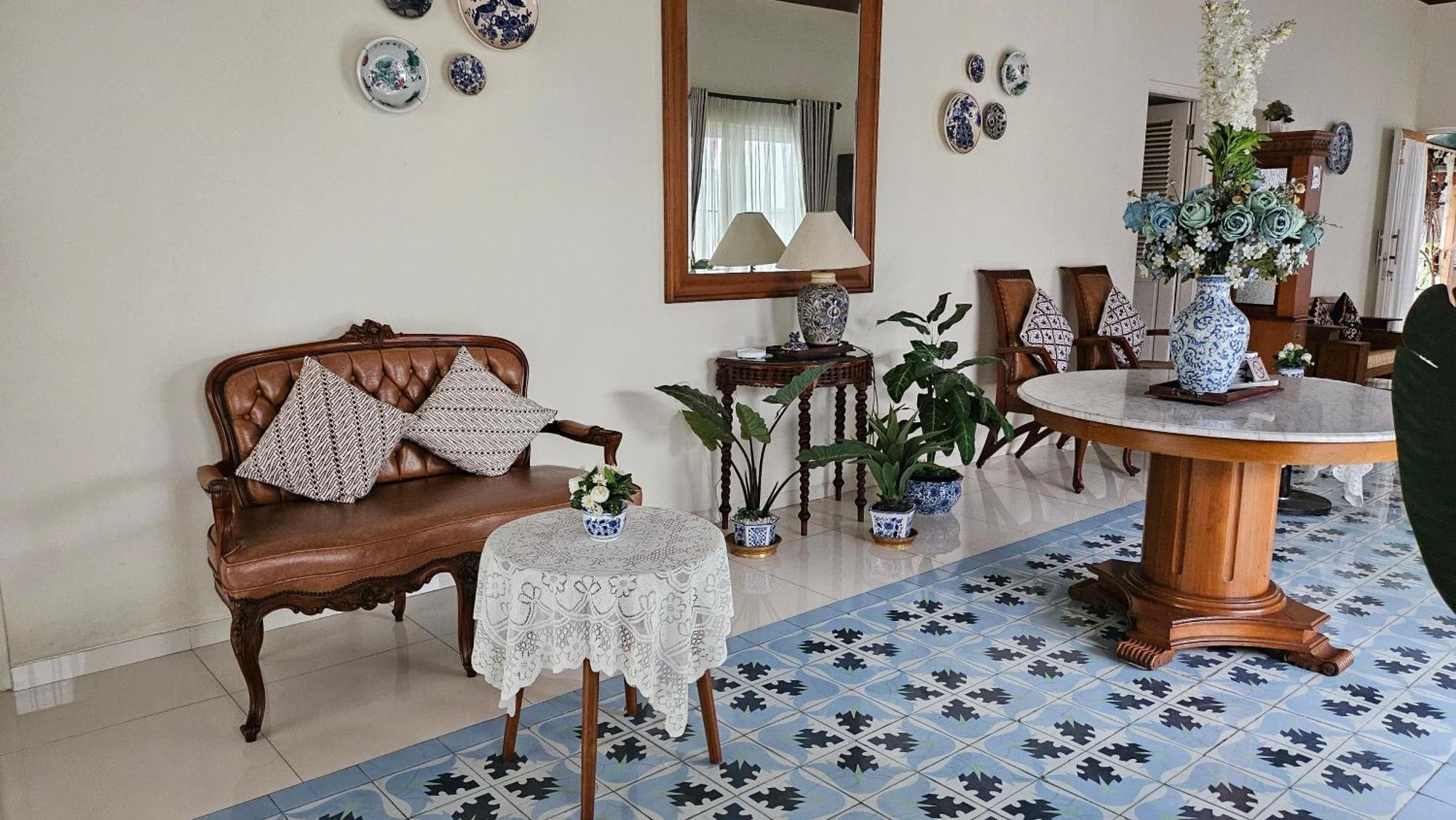 Surokarsan 9 House Yogyakarta Hotel ภายนอก รูปภาพ